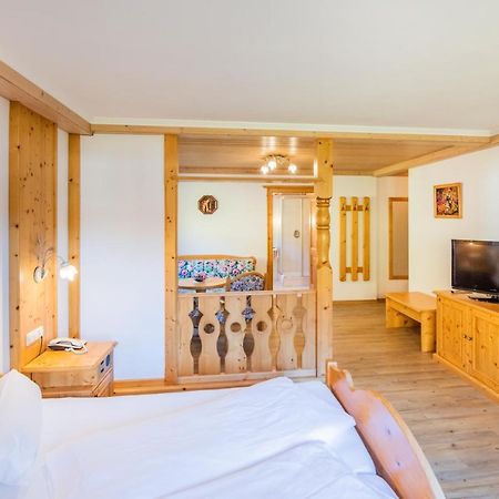 Hotel Winklerhof Holzgau Eksteriør billede